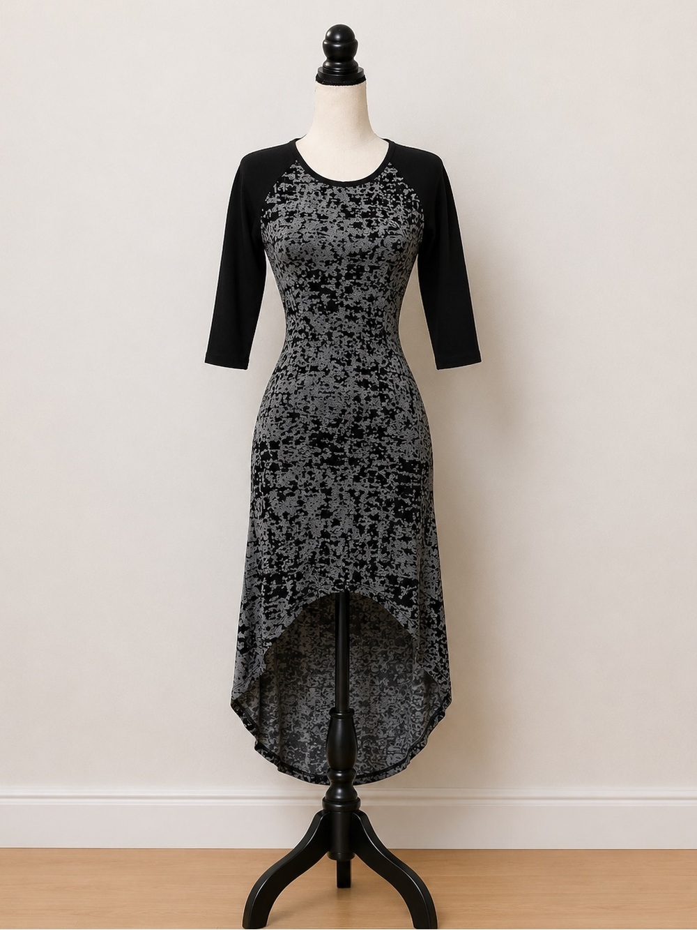 Socialite Bodycon Marbled Black & Gray High-Low Raglan Sleeve Dress -XS